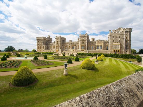 早朝出発！英国王室の邸宅 ウィンザー城　半日ツアー　＜午前／日本語オーディオガイド＞