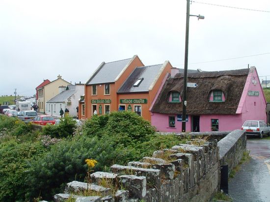 Ireland_Doolin_shutterstock_89017