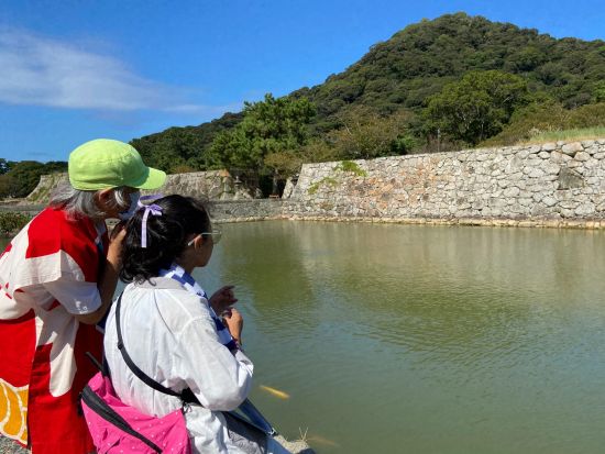 萩城ウォーキングツアー　萩城本丸＋二の丸＋三の丸　古地図を片手に藩士の気分で萩城を散策！＜3時間／萩市＞