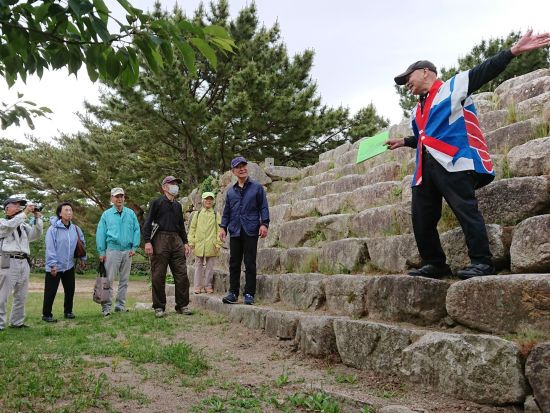 萩城ウォーキングツアー　萩城本丸＋二の丸＋三の丸　古地図を片手に藩士の気分で萩城を散策！＜3時間／萩市＞