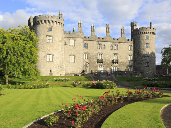 Ireland_Kilkenny_Kilkenny-Castle_shutterstock_243426922