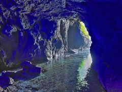 pixta_81386024_M