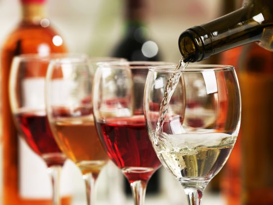 世界遺産ロワール古城めぐり 日帰りツアー　シャンボール城＋シュノンソー城＋ブロワ城　ワイン試飲付き＜英語ガイド＞by City Wonders