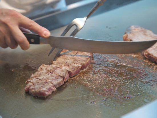 THE KOBE CRUISE コンチェルト ランチクルーズ｜鉄板焼きコース 事前予約＜神戸市＞