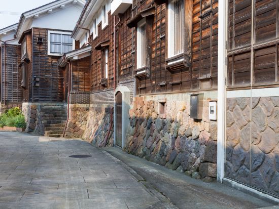 貸切観光タクシー 世界遺産・五箇山 合掌造り集落＋越中の小京都・城端を巡る＜4時間／1～9名／金沢発着＞