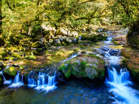 Generic_River_pixta_61506251_M