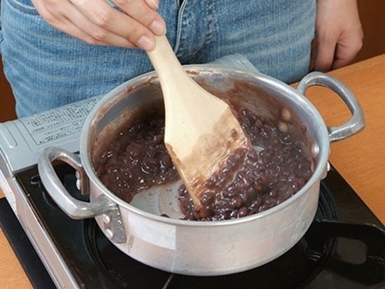 生八つ橋づくり体験 京都名物を生地から作成！お点前体験付きプランもあり＜2名～／60～120分／右京区＞by 八つ橋庵とししゅうやかた