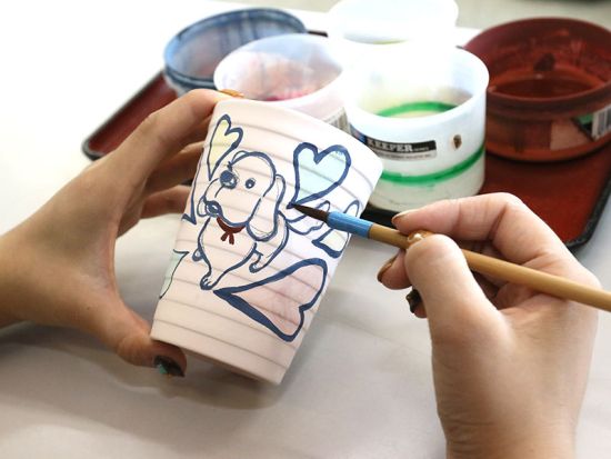 絵付け体験 湯のみ・マグカップなどお好きな器に絵や文字を絵付け ＜1名～予約可／40分／清水寺近く＞by 清水焼窯元 森陶器館