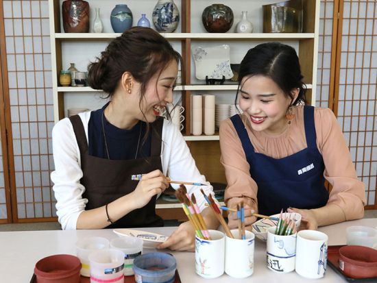 絵付け体験 湯のみ・マグカップなどお好きな器に絵や文字を絵付け ＜1名～予約可／40分／清水寺近く＞by 清水焼窯元 森陶器館