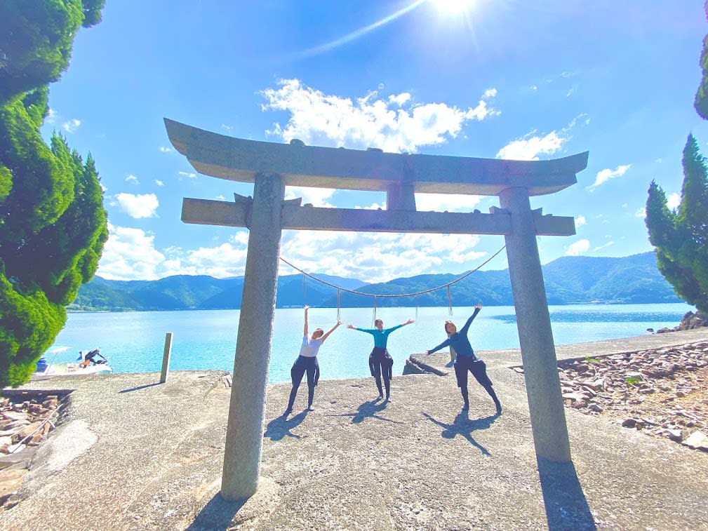 船でしか行けない神社へお参り！ボートで行くシュノーケリング