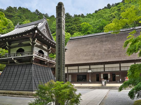 Japan_Kyoto_Eigenji_pixta_66101155