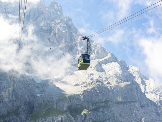 Germany_Zugspitze_pixta_23022888_M