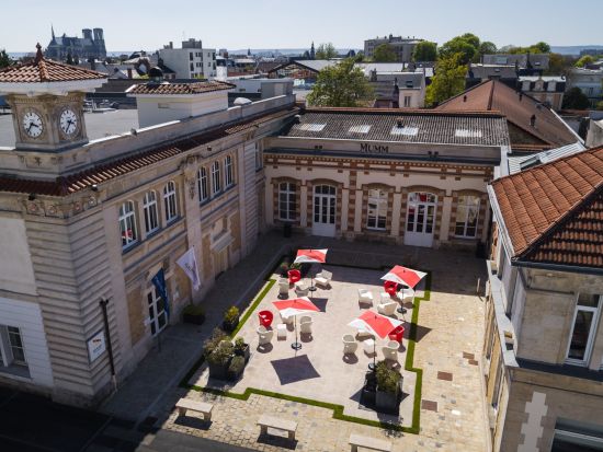 シャンパーニュ地方「G.H.マム」シャンパンツアー ＜試飲付き／英語ガイド／ランス発着＞