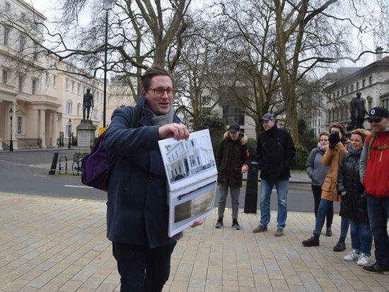 シャーロック・ホームズゆかりの地をめぐる　ロンドンウォーキングツアー ＜英語ガイド＞