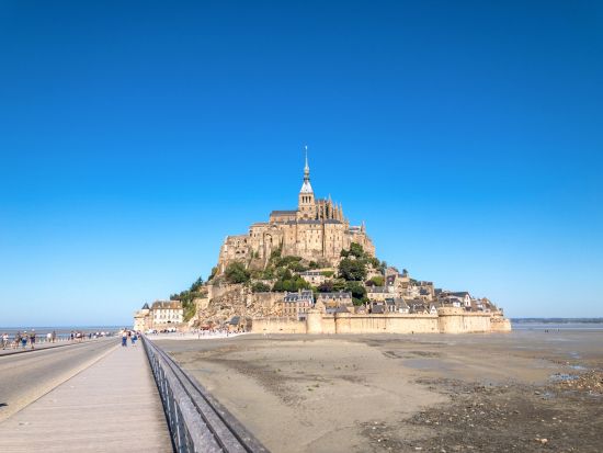 モンサンミッシェル日帰りツアー　修道院内日本語対応セルフガイドアプリ付き ＜英語ガイド＞ ※申込と同時に即予約確定