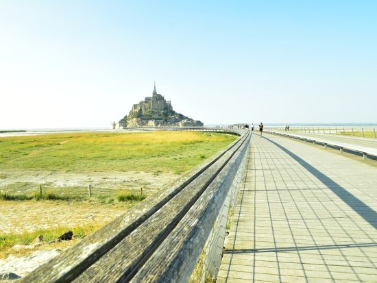 モンサンミッシェル日帰りツアー　修道院内日本語対応セルフガイドアプリ付き ＜英語ガイド＞ ※申込と同時に即予約確定