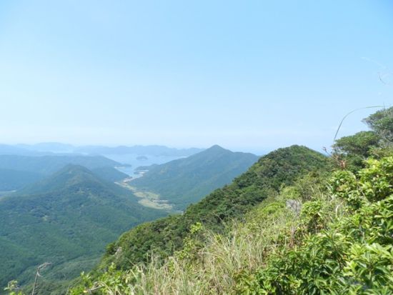 七ツ岳トレッキングツアー 九州100名山のひとつ 原生林や岩場の上り下りを楽しむ約5kmのコース  ＜福江島・五島市＞by アクロス五島