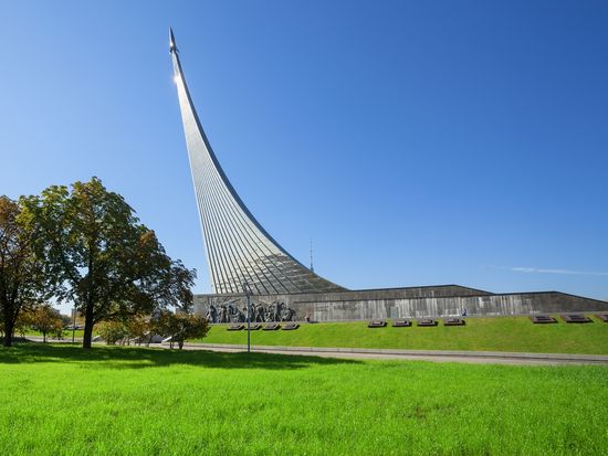 Russia_Moscow_Monument_to_the_Conquerors_of_Space_shutterstock_388124134