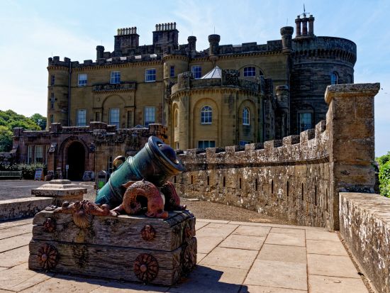 スコットランド エアシャー州南部観光ツアー　カレイン城＆詩人ロバート・バーンズゆかりの地 ＜英語ドライバーガイド／グラスゴー発＞