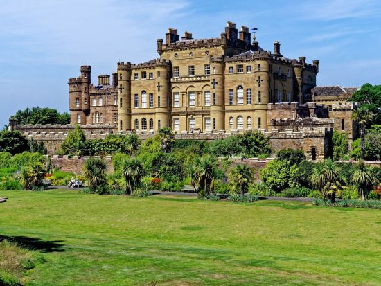 スコットランド エアシャー州南部観光ツアー　カレイン城＆詩人ロバート・バーンズゆかりの地 ＜英語ドライバーガイド／グラスゴー発＞