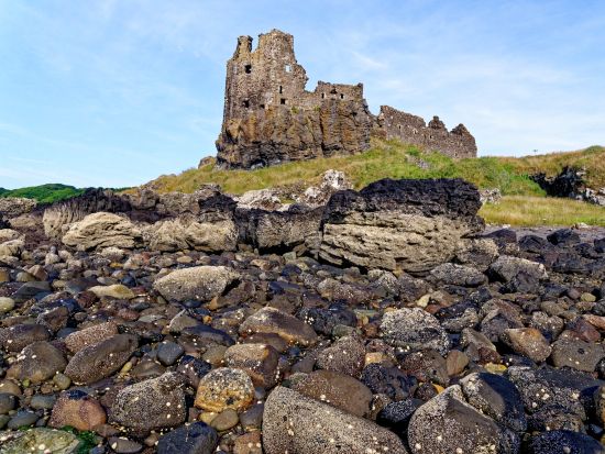 スコットランド エアシャー州南部観光ツアー　カレイン城＆詩人ロバート・バーンズゆかりの地 ＜英語ドライバーガイド／グラスゴー発＞