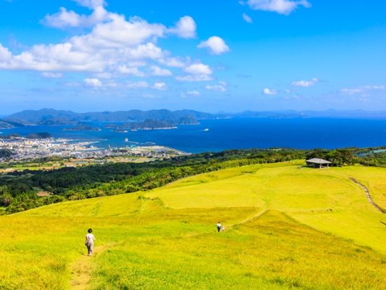 鬼岳火口ハイキングツアー　標高371メートルの鬼岳火口を一周　展望台からの眺めに感動！＜福江島・五島市＞ by アクロス五島