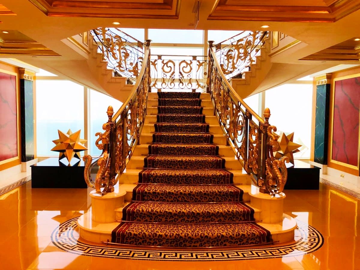 ブルジュ・アル・アラブの見学ツアー 秘められた7つ星ホテルを体験 ...