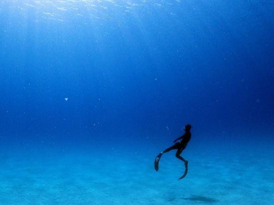 スキンダイビング　1枠1組限定の貸切制でマイペースに自由に泳げる素潜り体験　写真＆動画無料プレゼント！＜3時間／笠利町＞by OCEANZ