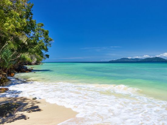 アイランド・ホッピングツアー　マヌカン＆マムティック島でフリータイム ＜昼食付き／日本語ガイド／コタキナバル発＞