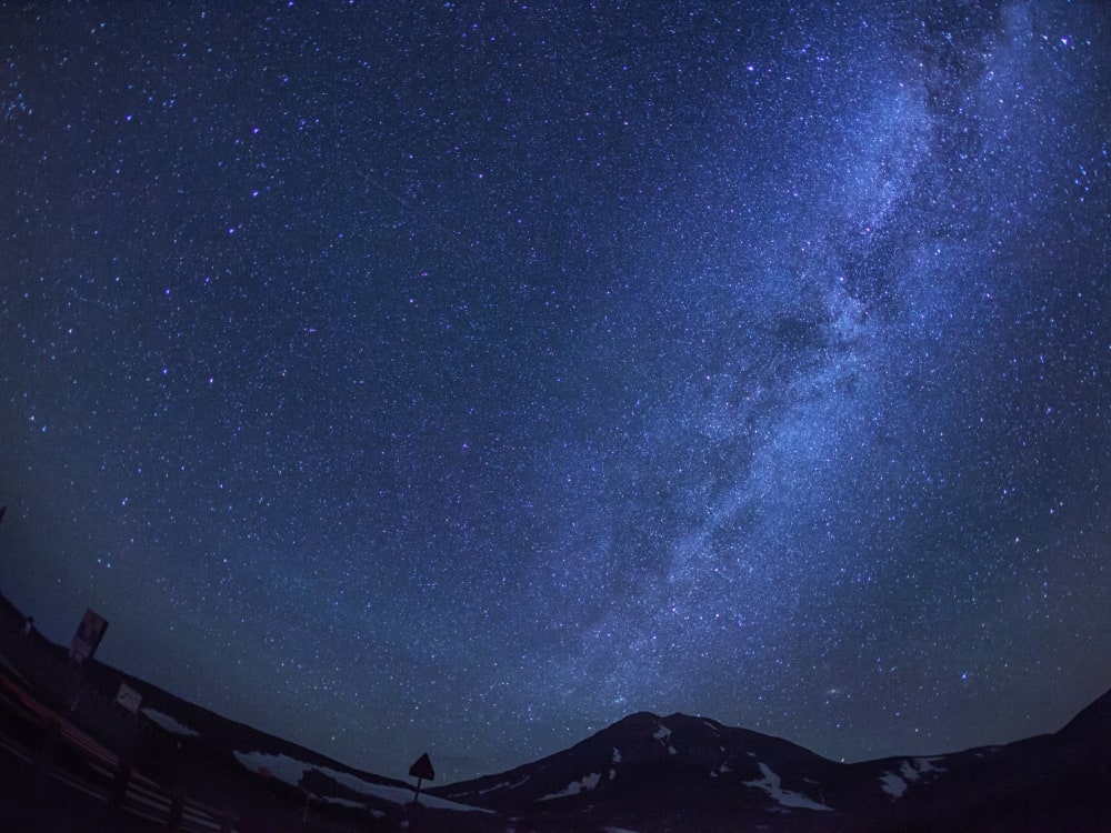 ナイトツアー 人工の明かりがない世界遺産知床の夜の星座鑑賞。毛布＆マット貸出あり＜6～11月／知床斜里町ウトロ温泉送迎無料＞by知床ネイチャーオフィス | 知床・網走の観光&遊び・体験・レジャー専門予約サイト VELTRA(ベルトラ)