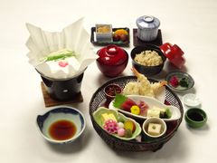 F 花ごころ「湯豆腐付き竹籠膳」(4.11~15)