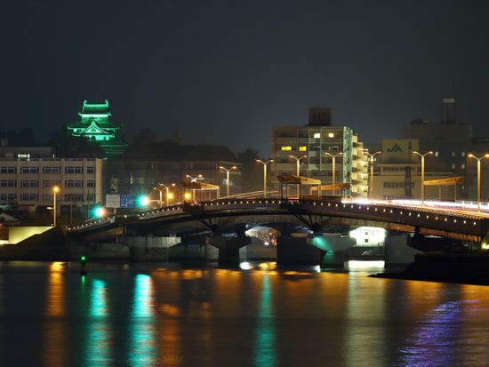 Shimane_宍道湖_お城と橋_pixta_75565557_M