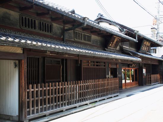 Japan_Nara_Naramachi_pixta_6864030_M