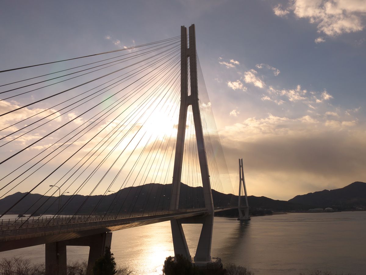 プライベートクルーズで夕日鑑賞！多々羅大橋・甘崎城跡