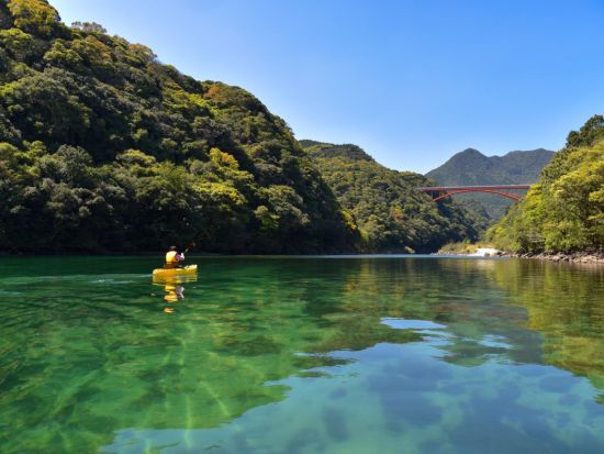 半日リバーカヤックツアー　屋久島公認ガイド田脇さんがご案内　安房川から豊かな屋久島の自然の循環を体感　6歳～参加可能　by ショアーズ