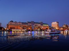 pixta_84964619_M