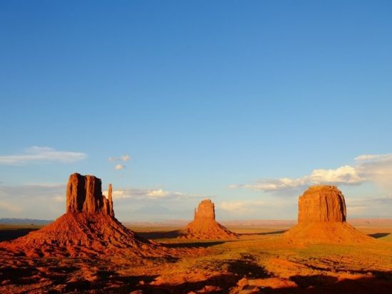 モニュメントバレー絶景ホテル「ビューホテル」宿泊 2泊3日ツアー　アーチーズ＆キャニオンランズ＆ザイオン＆ブライス＆アンテロープ＜日本語ドライバーガイド＞