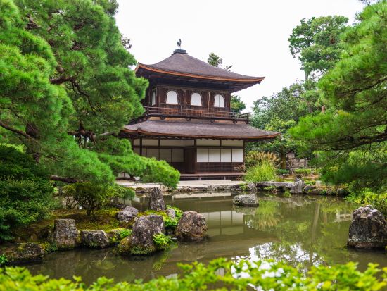 金閣寺＋銀閣寺＋清水寺 半日バスツアー 京都の世界遺産3ヶ所めぐり＜京都駅発＞by おこしバス（京都定期観光バス）