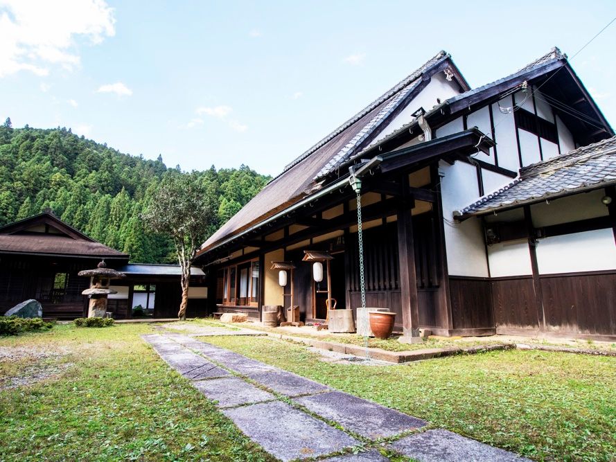 1日1組限定】大和棟古民家JINYA｜非日常を味わう「囲炉裏鍋体験」 江戸