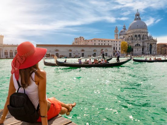 アカデミア美術館 見学ツアー 日本語ガイドがヴェネツィア派の絵画の歴史を徹底解説！＜日本語ガイド＞