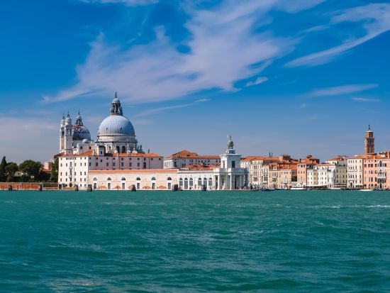 アカデミア美術館 見学ツアー 日本語ガイドがヴェネツィア派の絵画の歴史を徹底解説！＜日本語ガイド＞