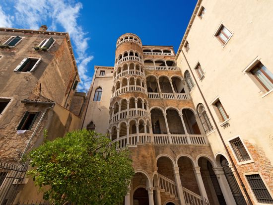 フェニーチェ劇場 見学ツアー ＜日本語アシスタント＞