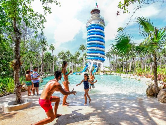 トゥルム遺跡＋大自然のテーマパーク「シェルハ海洋公園」 カリブ海の遺跡とウォーターパークを満喫＜食べ飲み放題／英語ガイド／カンクン発＞