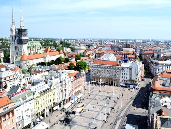 【都市間送迎】ザグレブ市内 ⇔ スプリット市内 ＜貸切＞
