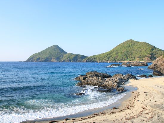 Japan_Yakushima_Issokaigan_pixta_22160631_XL