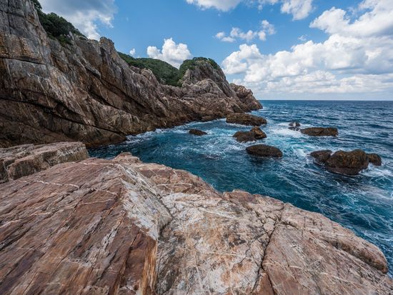 Japan_Yakushima_Crystalmisaki_pixta_83498895_XL