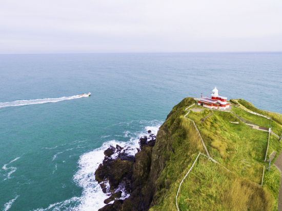 小樽海上観光船あおばと：オタモイ航路 オモタイ海岸や赤岩海岸などの断崖絶壁をぐるっと周遊クルーズ＜4月18日～10月18日／40～90分／小樽港＆祝津港発＞