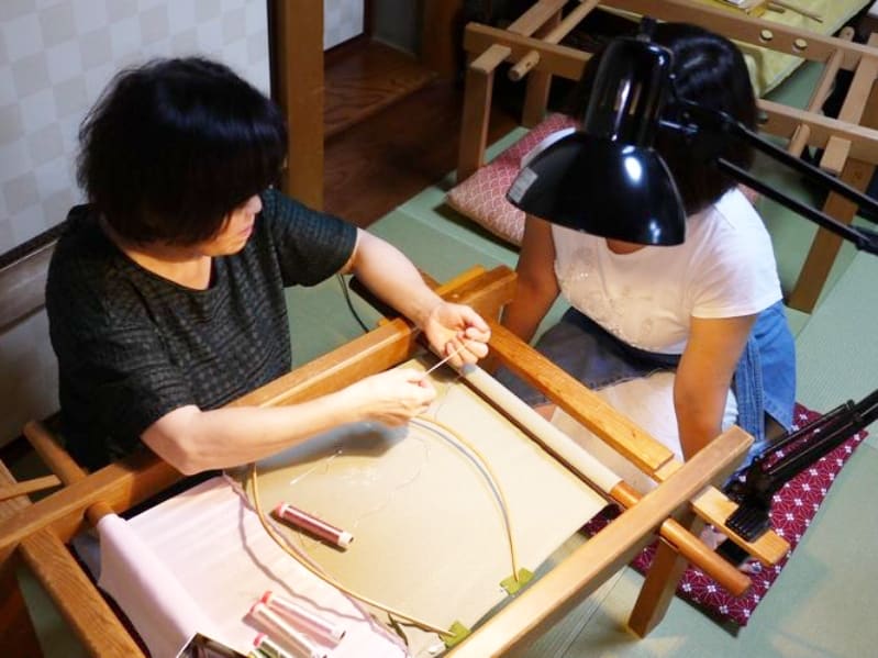 伝統工芸・京繍体験 ｜繊細で奥深い京繍の世界に触れる 現役の伝統工芸士が丁寧にサポート＜約2～3時間／中京区＞by 繍匠いながき |  京都の観光&遊び・体験・レジャー専門予約サイト VELTRA(ベルトラ)