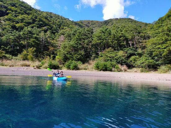 本栖湖 もとすこ カヤック体験 本栖ブルー と称される青く美しい湖の湖上散策 3歳から参加可 2時間 富士河口湖町 山梨の観光 遊び 体験 レジャー専門予約サイト Veltra ベルトラ 本栖湖 もとすこ カヤック体験 本栖ブルー と称される青く美しい湖の湖上散策 3歳から参加可 2時間 富士河口湖町 山梨の観光 遊び 体験 レジャー専門予約サイト Veltra ベルトラ