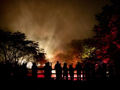 阿寒湖の森ナイトウォーク「カムイルミナ」　阿寒湖畔の森で新しい夜の神秘的なアイヌ文化体験　前売り券購入で当日券よりも500円割引＜5～11月／50～60分＞